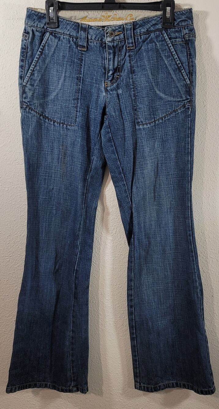 Arizona Jean Co Faded Blue Boot Cut Denim Jeans 7 Juniors Slashed Pockets Soft